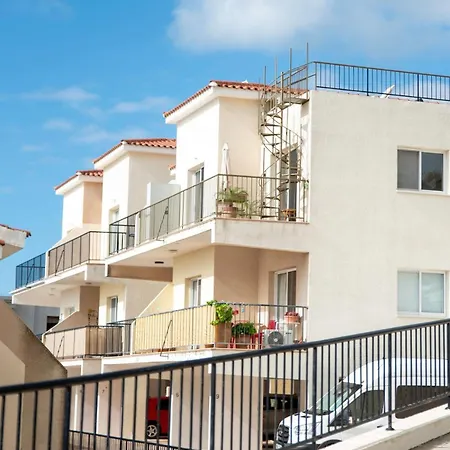 Green Oasis Penthouse * Peyia