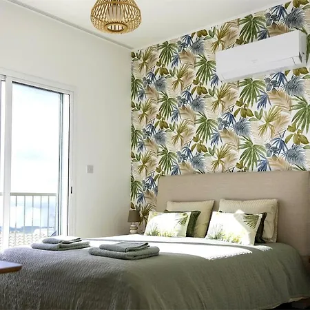 Green Oasis Penthouse Apartment Peyia