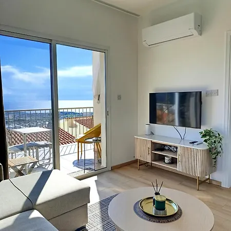 Green Oasis Penthouse * Peyia