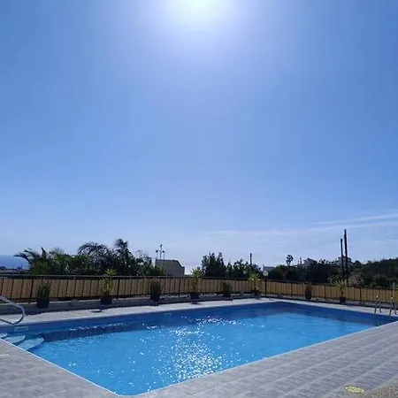 Green Oasis Penthouse * Peyia