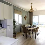 Oasis Penthouse Apartment *
